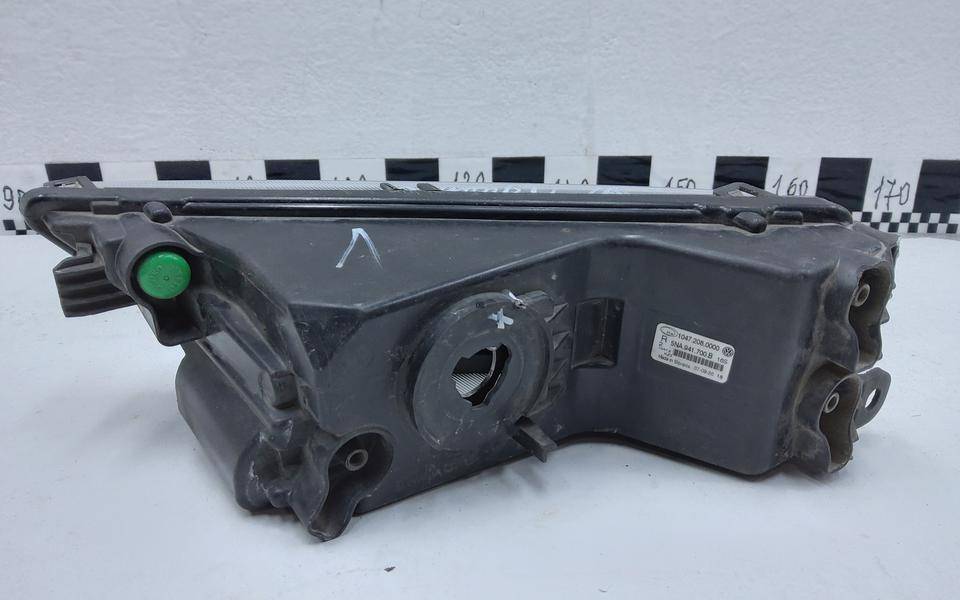 Фара противотуманная правая