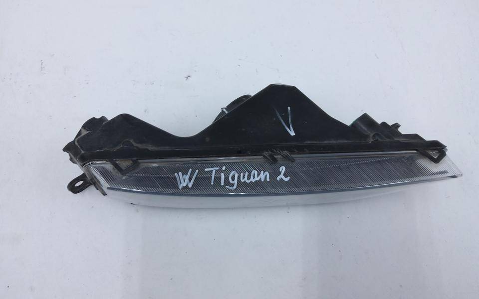 Фара противотуманная правая