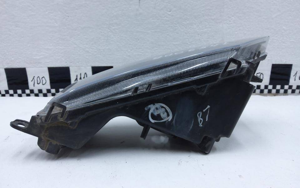 Фара противотуманная правая