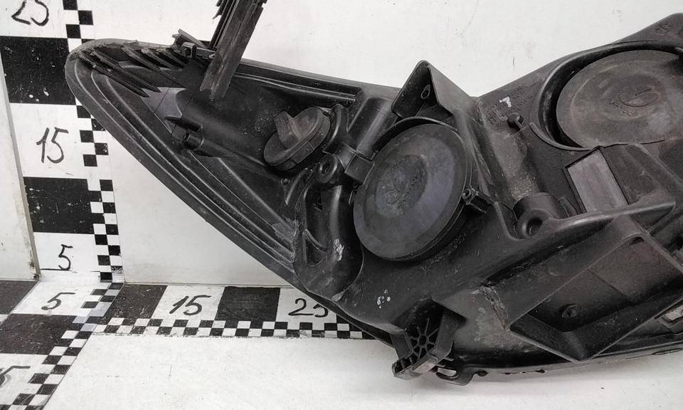 Фара левая