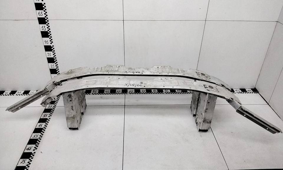 Усилитель переднего бампера