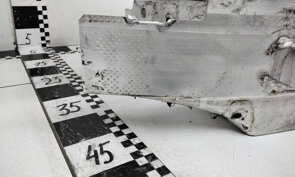 Усилитель переднего бампера