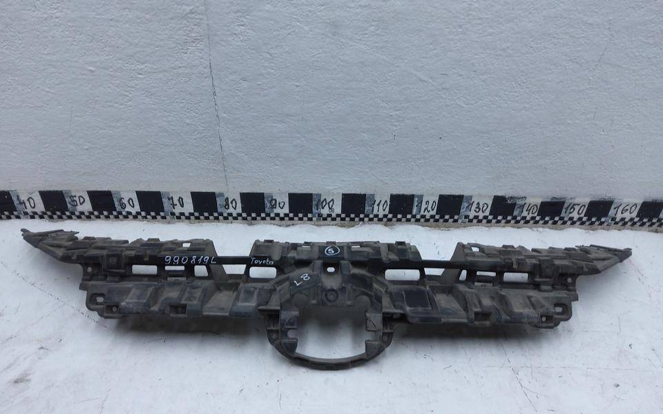 Кронштейн решетки радиатора