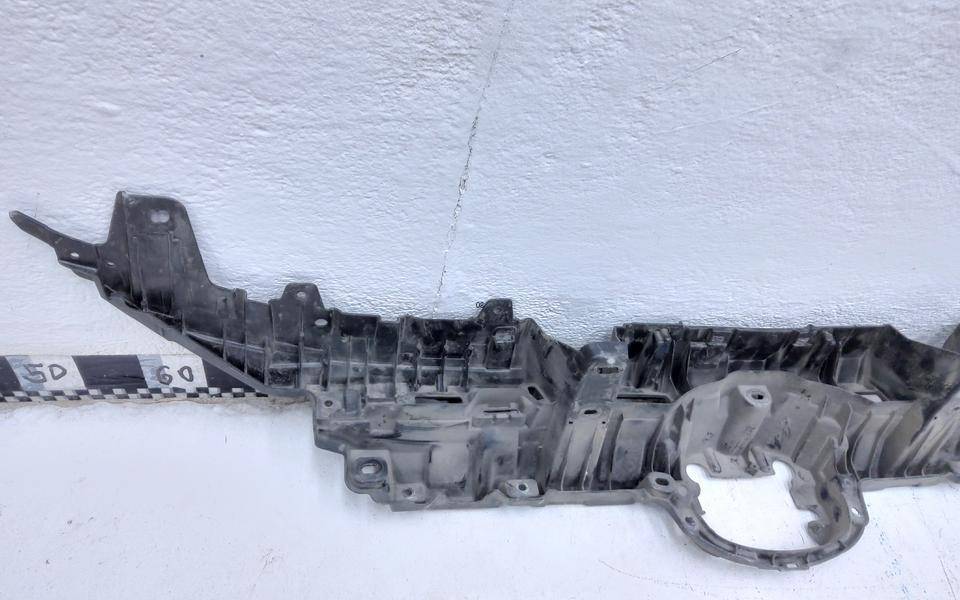 Кронштейн решетки радиатора