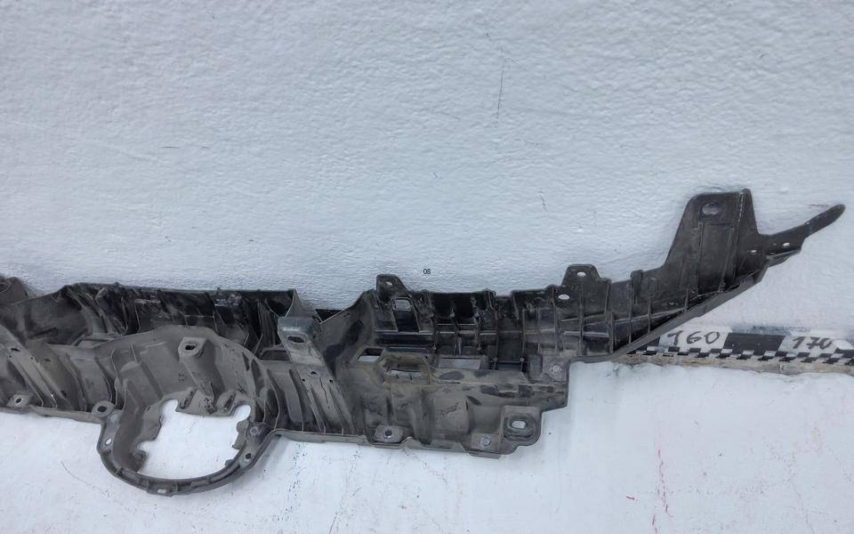 Кронштейн решетки радиатора