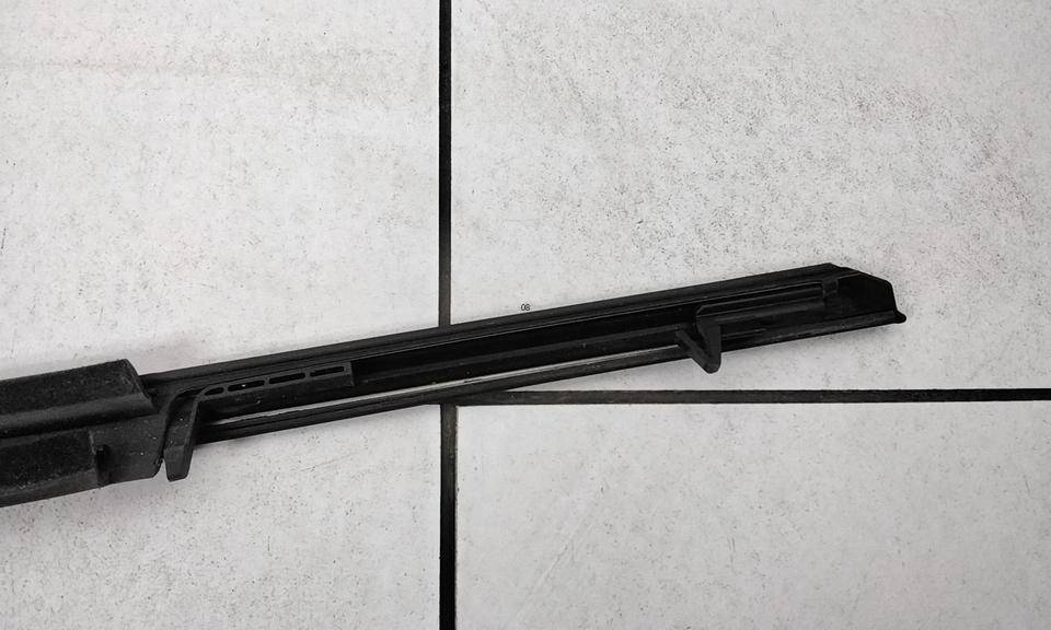 Уплотнитель стекла двери