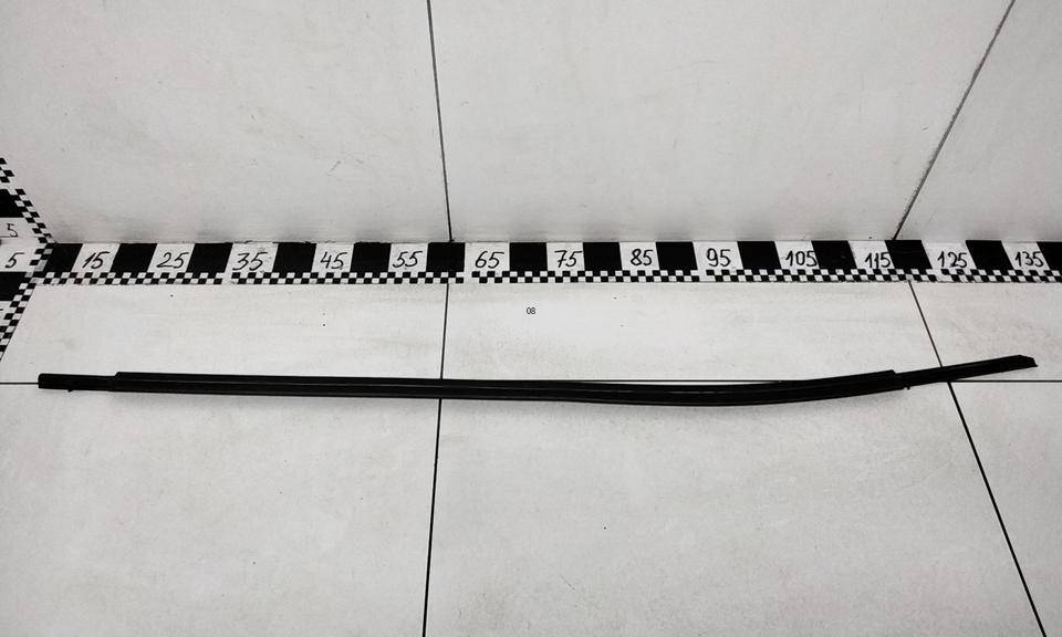 Уплотнитель стекла двери