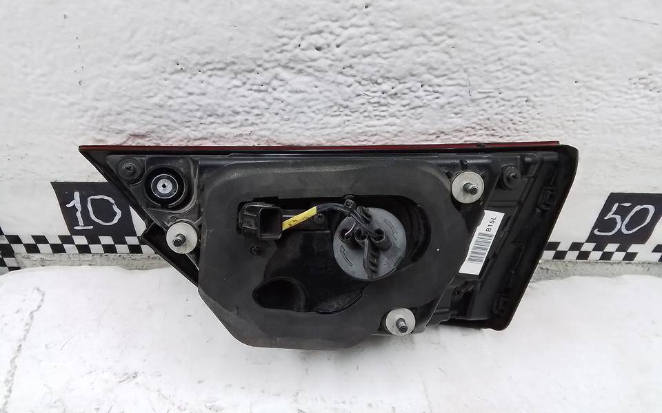 Фонарь задний внутренний левый