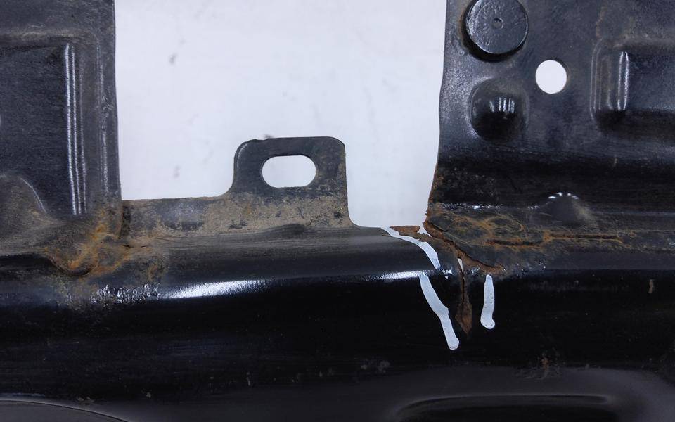 Усилитель заднего бампера