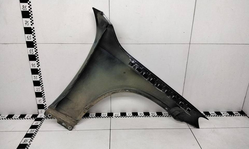 Крыло переднее левое