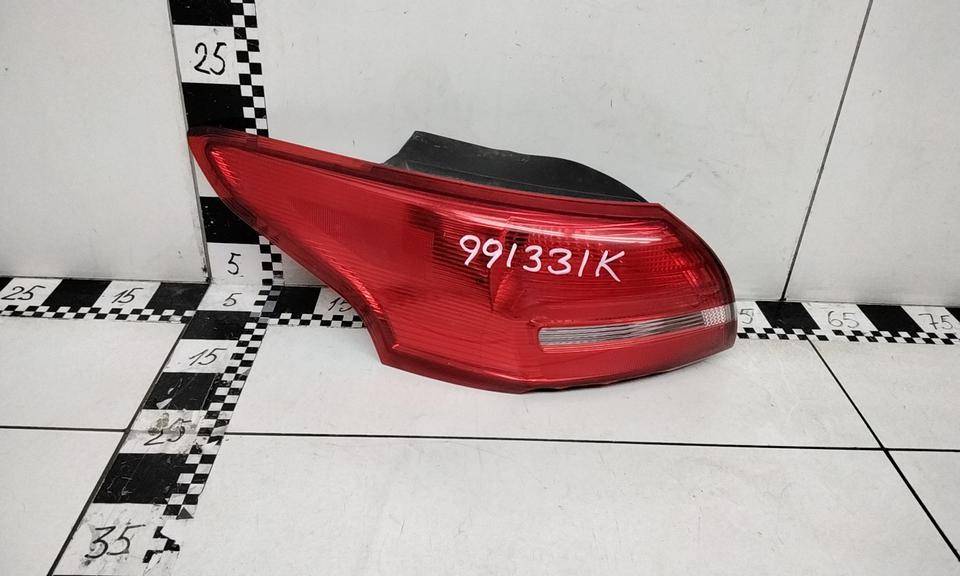 Фонарь задний наружный левый