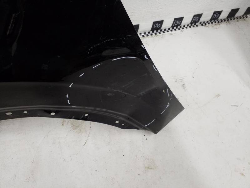 Крыло переднее левое