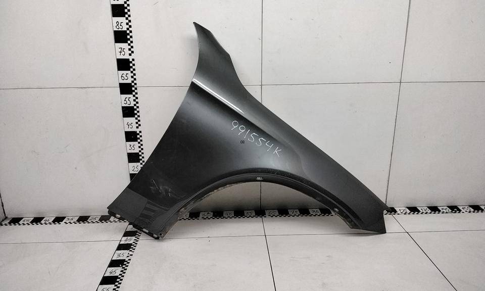 Крыло переднее правое