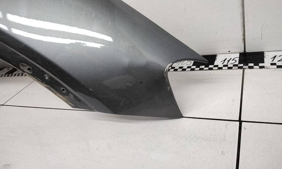 Крыло переднее правое