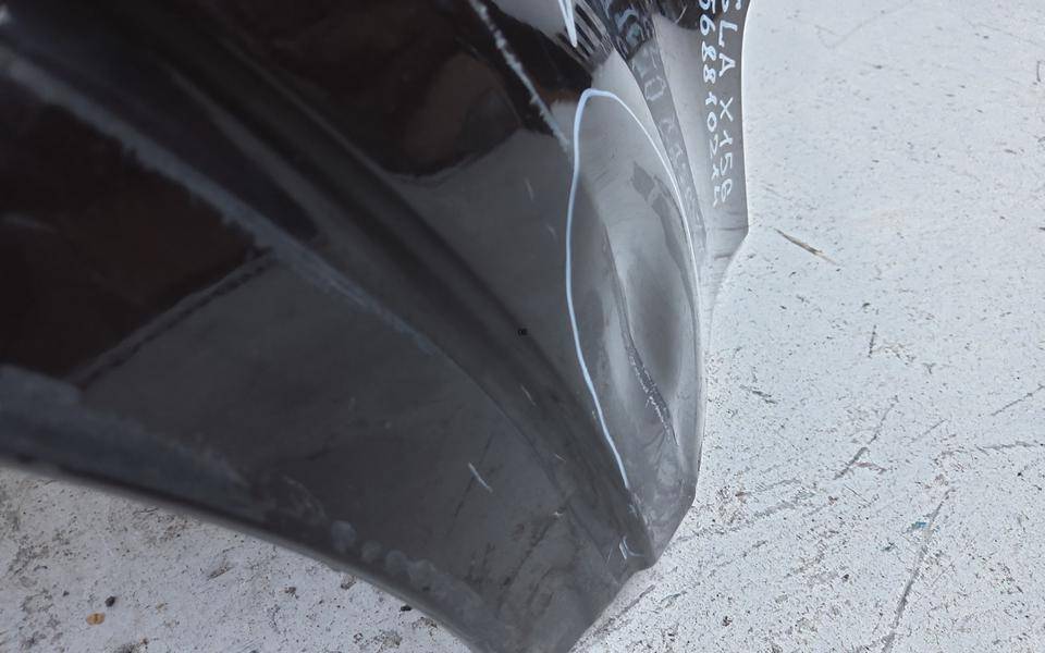 Крыло переднее правое