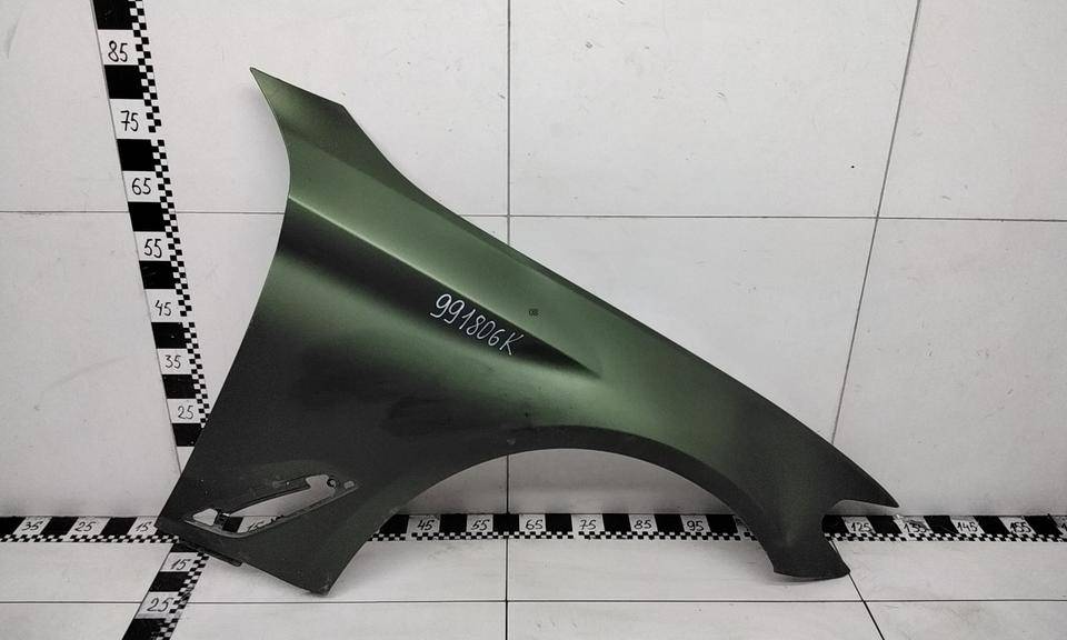 Крыло переднее правое