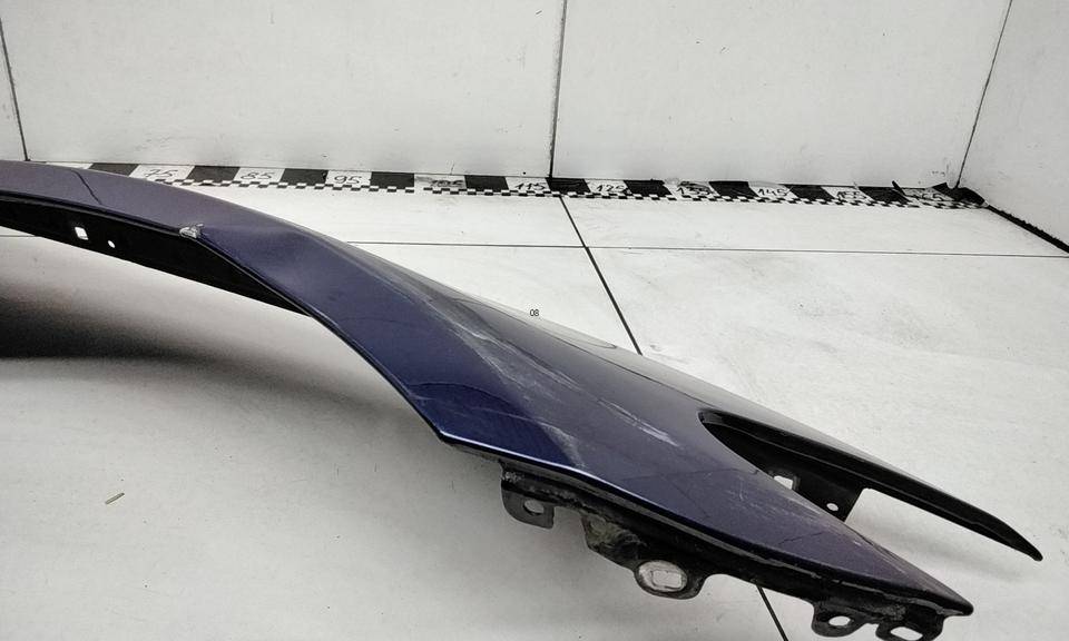 Крыло переднее правое