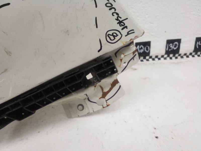 Крыло переднее правое