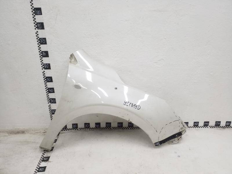 Крыло переднее правое