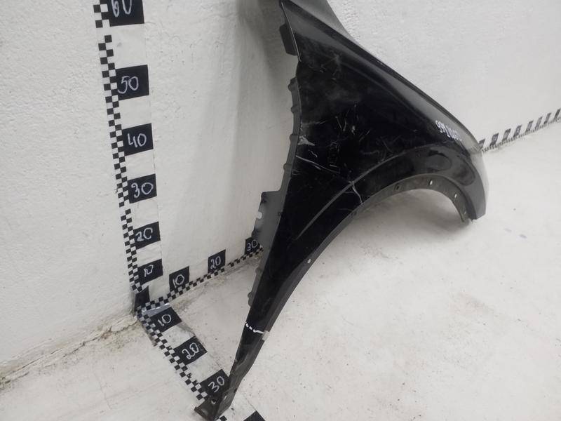 Крыло переднее правое