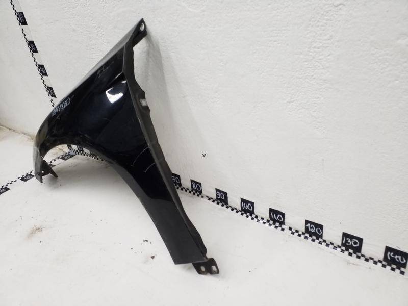 Крыло переднее левое