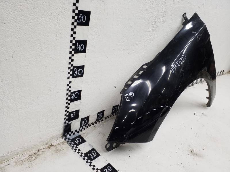 Крыло переднее левое