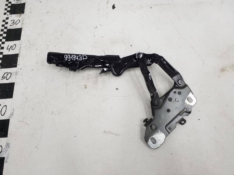 Петля капота левая