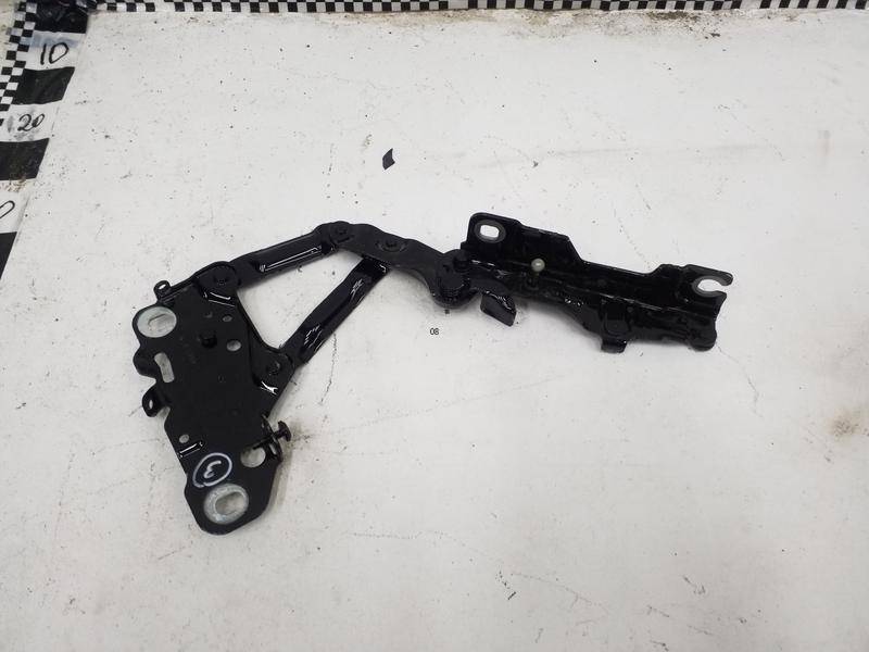 Петля капота левая