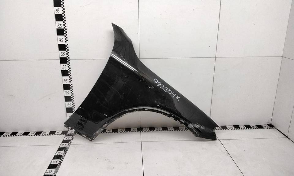 Крыло переднее правое