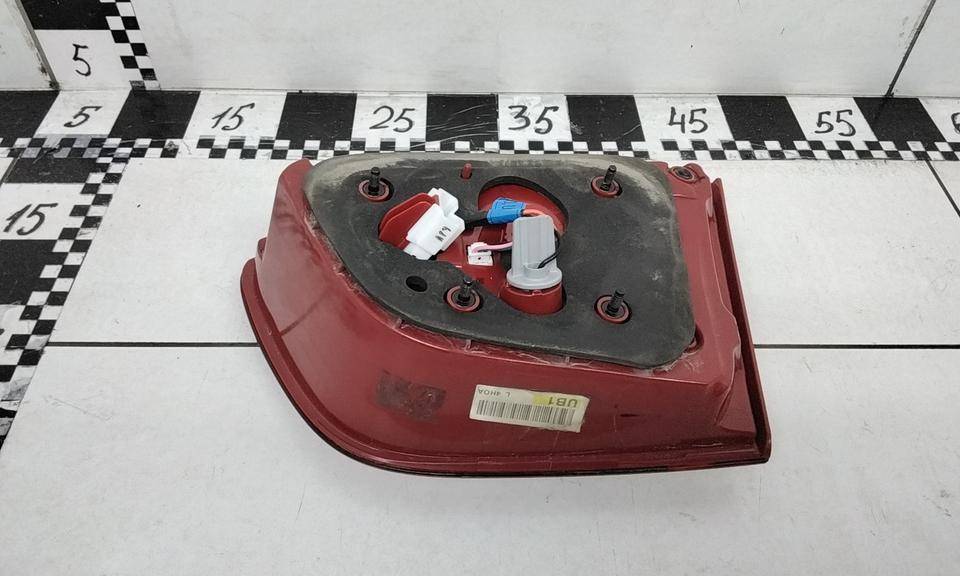 Фонарь задний внутренний левый