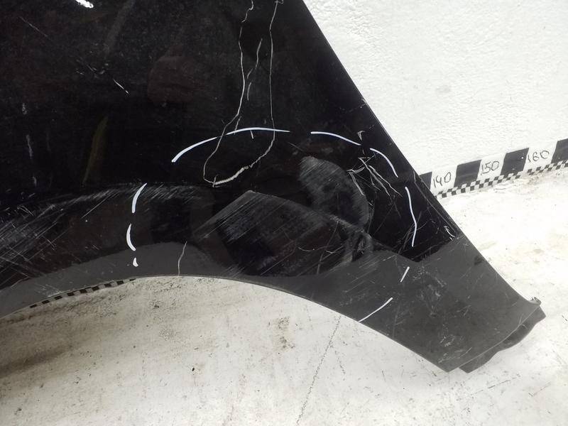 Крыло переднее левое