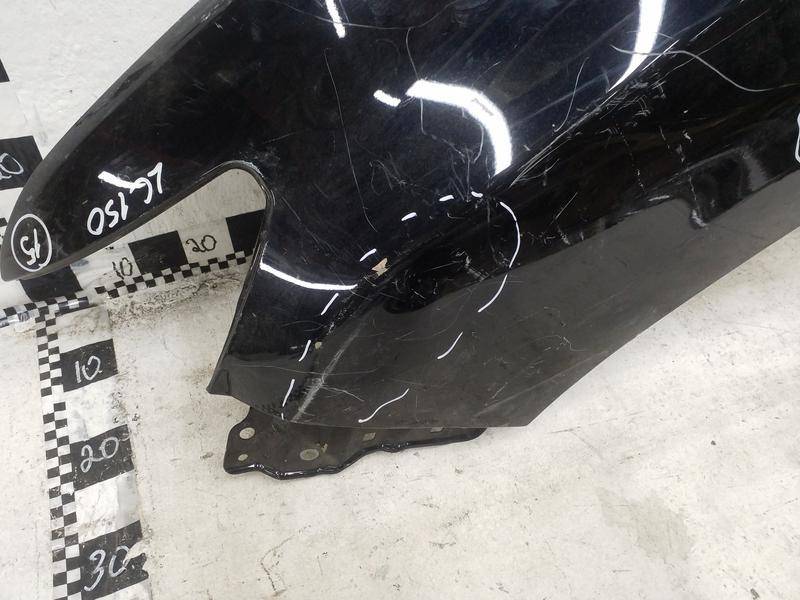 Крыло переднее левое