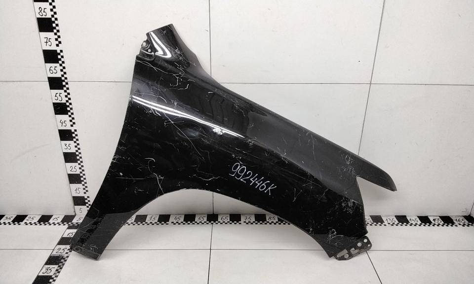 Крыло переднее правое