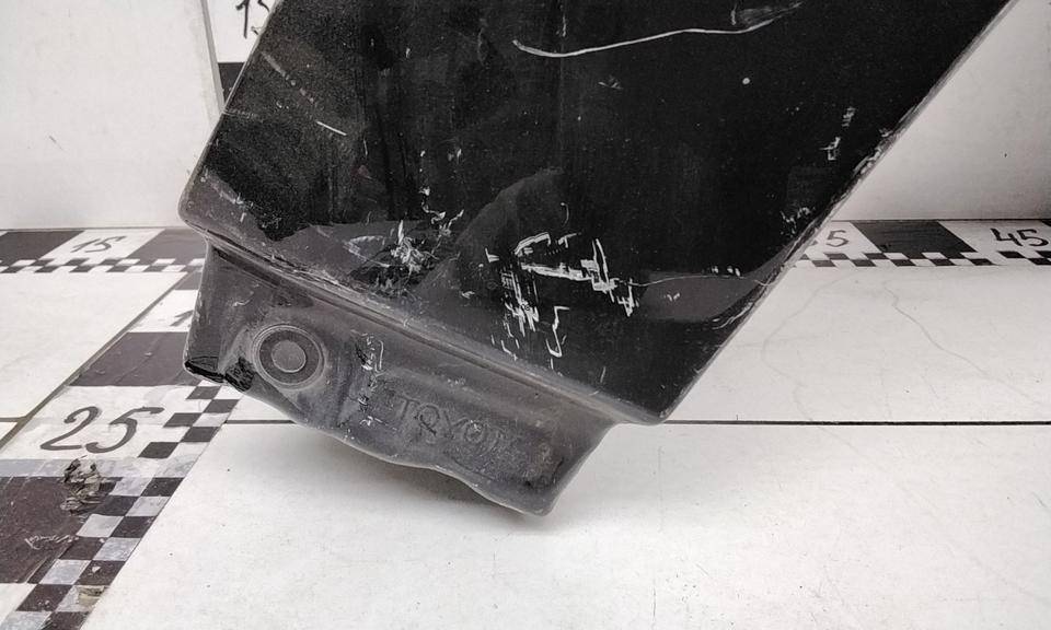 Крыло переднее правое