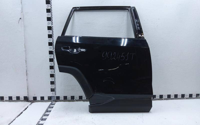 Дверь задняя правая