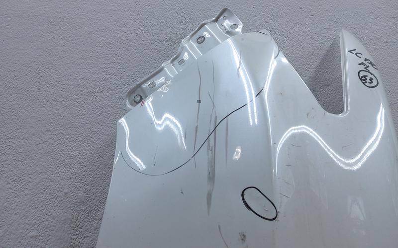 Крыло переднее левое