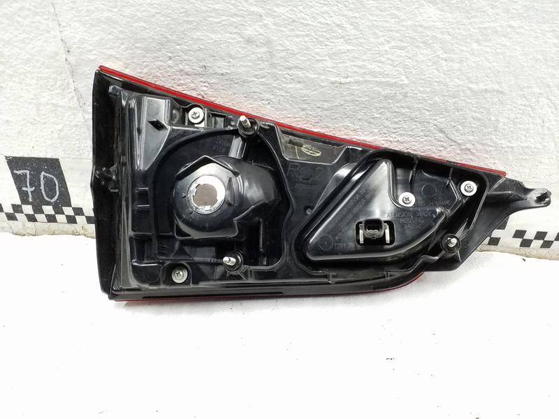 Фонарь задний внутренний правый