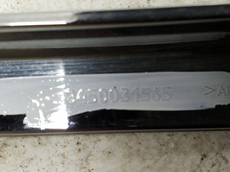 Молдинг переднего бампера левый