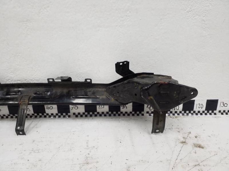 Усилитель заднего бампера