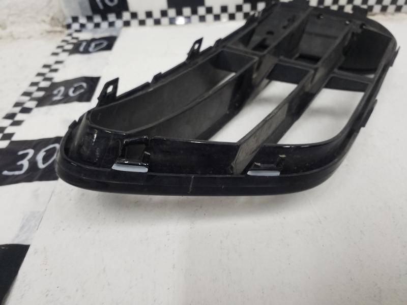 Решетка в бампер правая