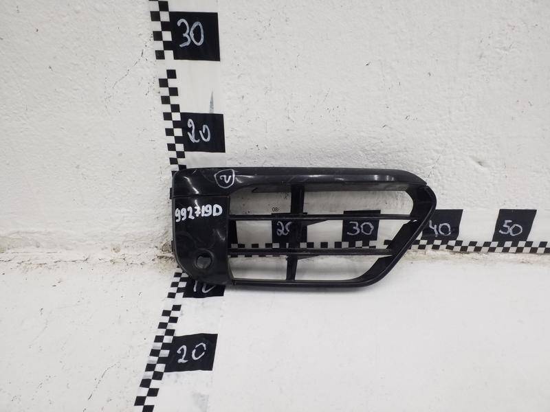 Решетка в бампер правая