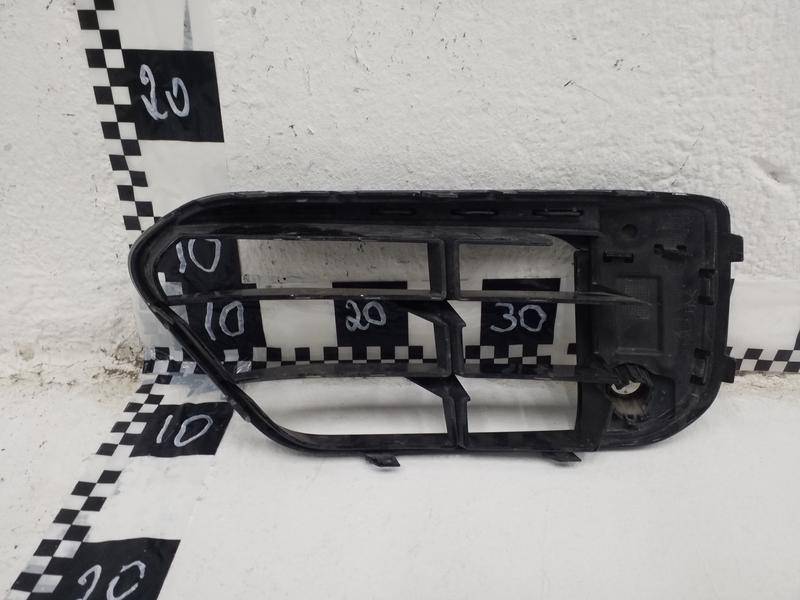 Решетка в бампер правая