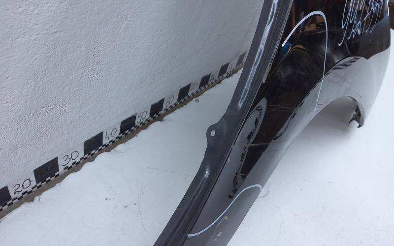 Крыло переднее правое