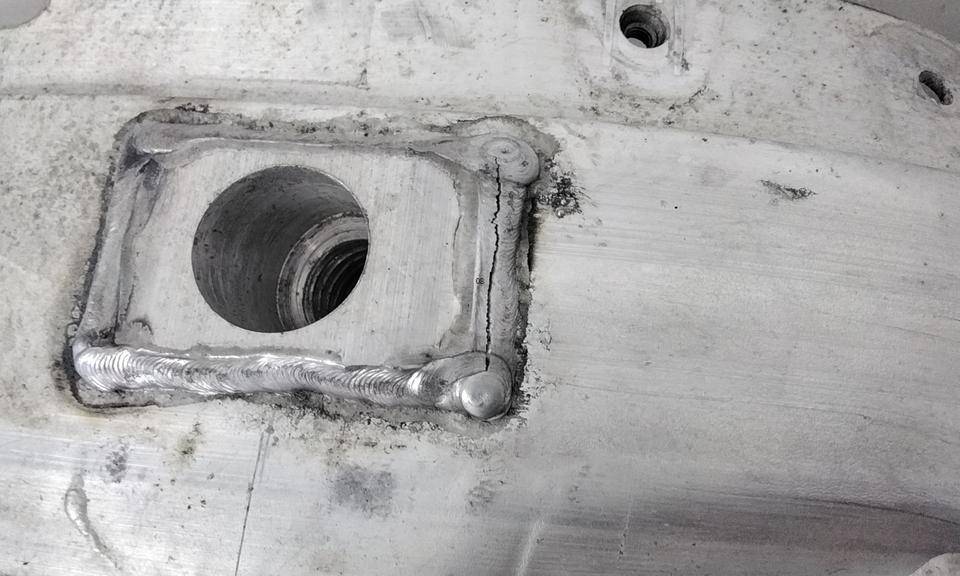 Усилитель переднего бампера