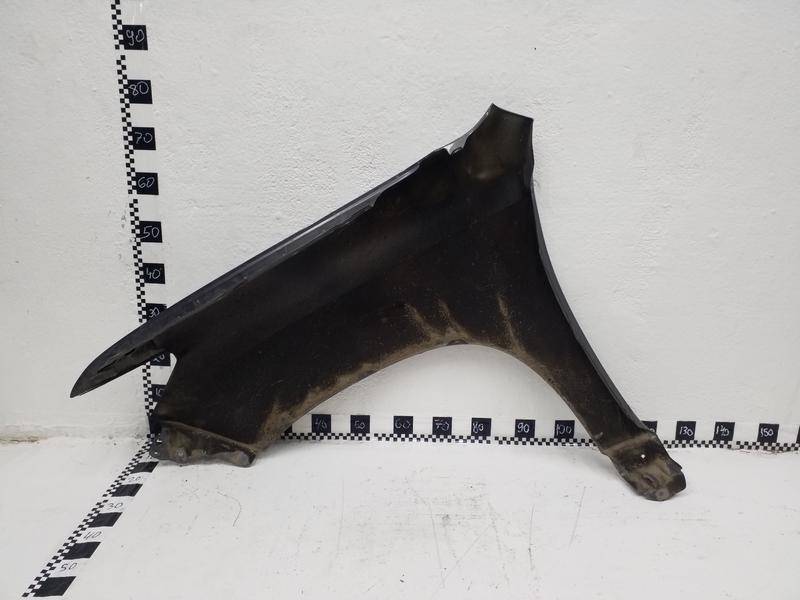 Крыло переднее правое