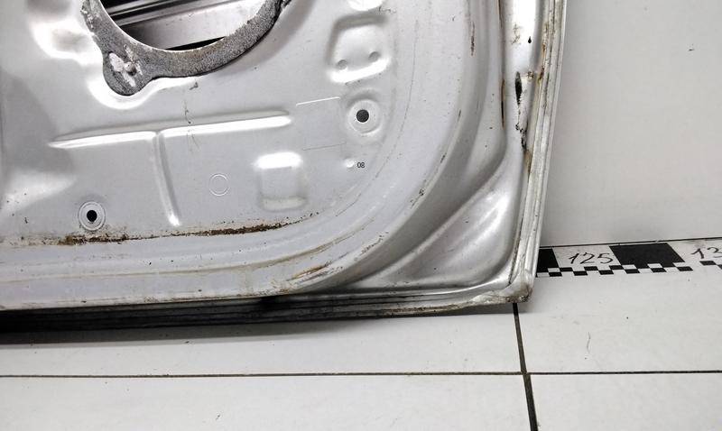 Дверь передняя левая