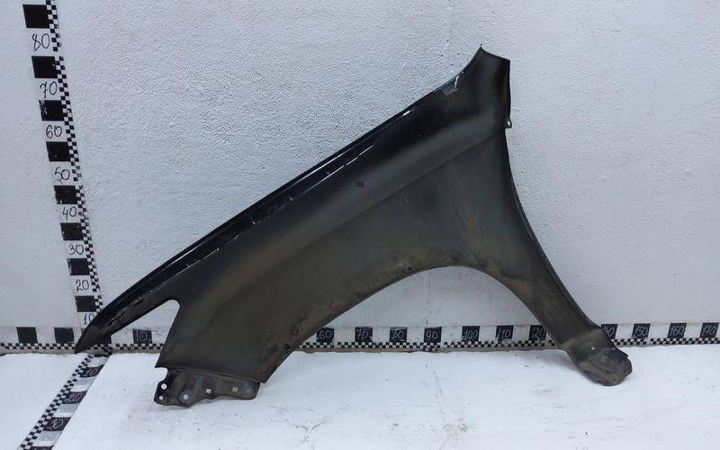 Крыло переднее правое