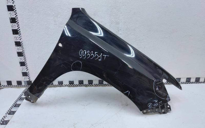 Крыло переднее правое