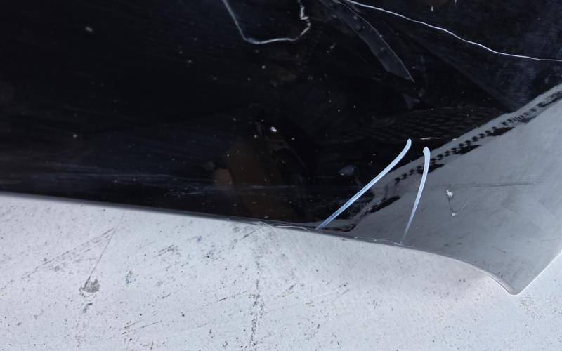 Крыло переднее правое