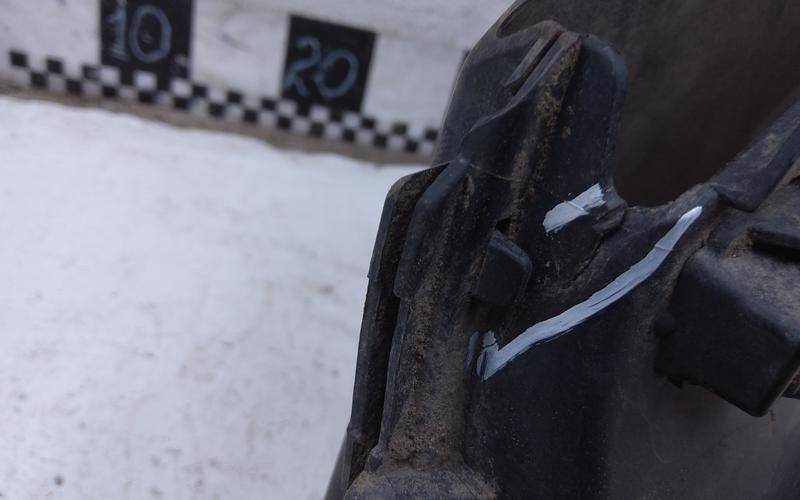 Воздуховод радиатора правый